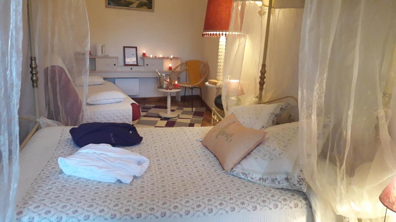 Domaine De La Cour Bed & Breakfast Sainte-Gemme-dʼAndigné Dış mekan fotoğraf