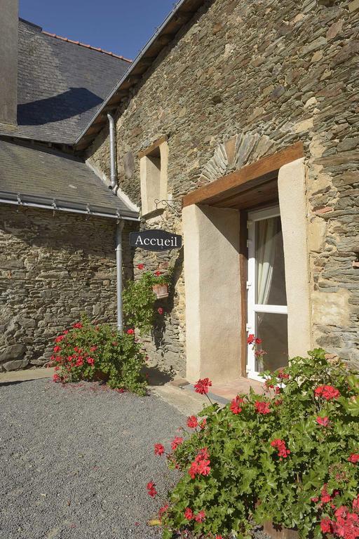 Domaine De La Cour Bed & Breakfast Sainte-Gemme-dʼAndigné Dış mekan fotoğraf