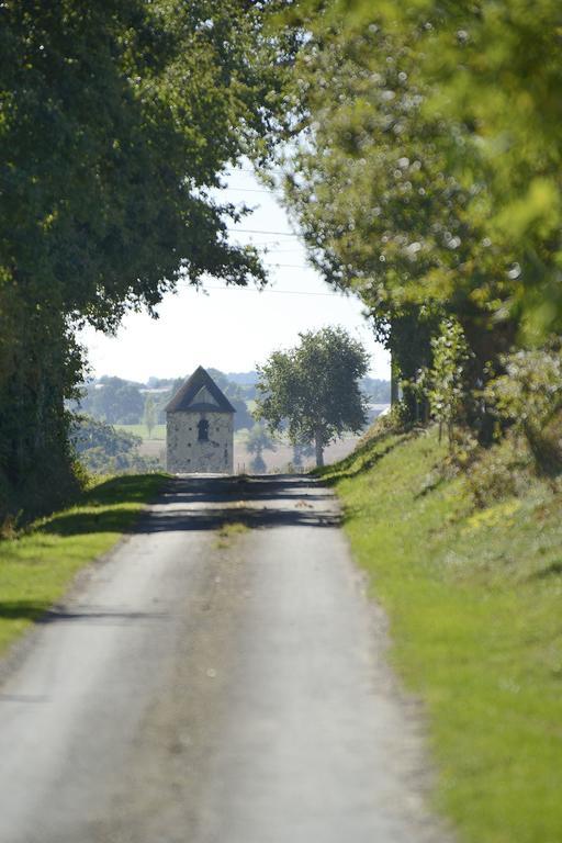 Domaine De La Cour Bed & Breakfast Sainte-Gemme-dʼAndigné Dış mekan fotoğraf