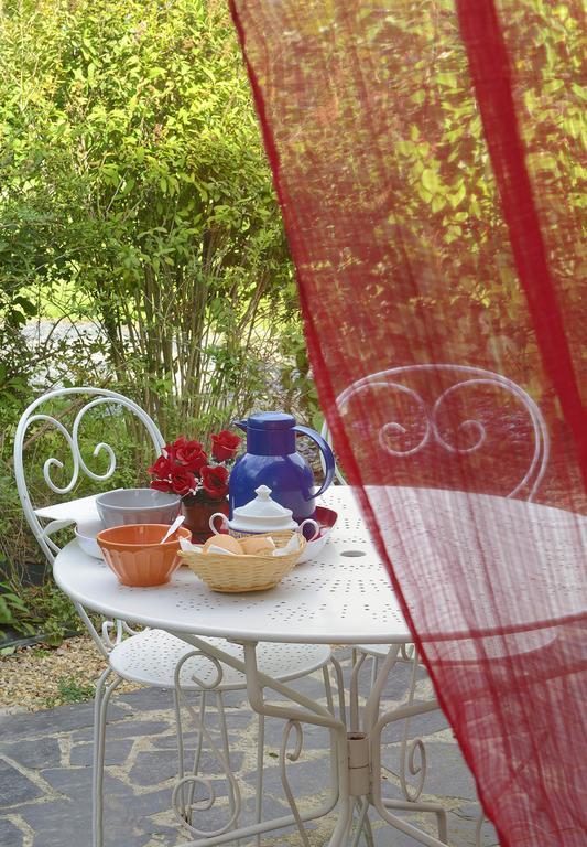 Domaine De La Cour Bed & Breakfast Sainte-Gemme-dʼAndigné Dış mekan fotoğraf
