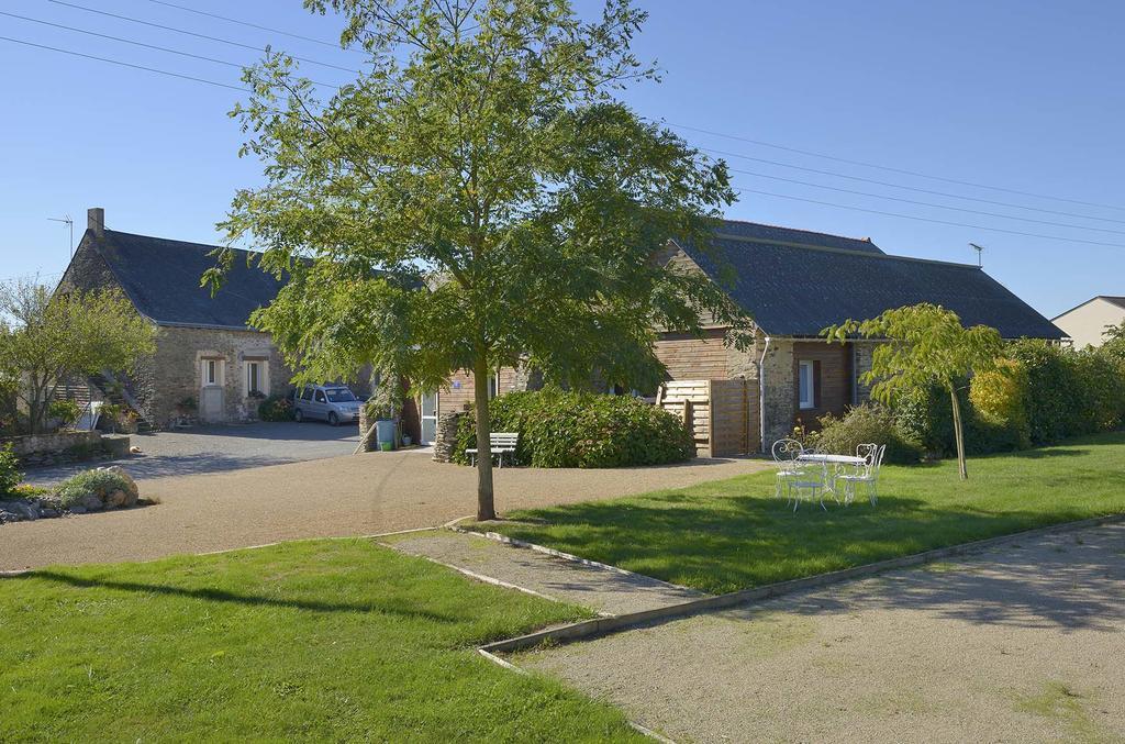 Domaine De La Cour Bed & Breakfast Sainte-Gemme-dʼAndigné Dış mekan fotoğraf
